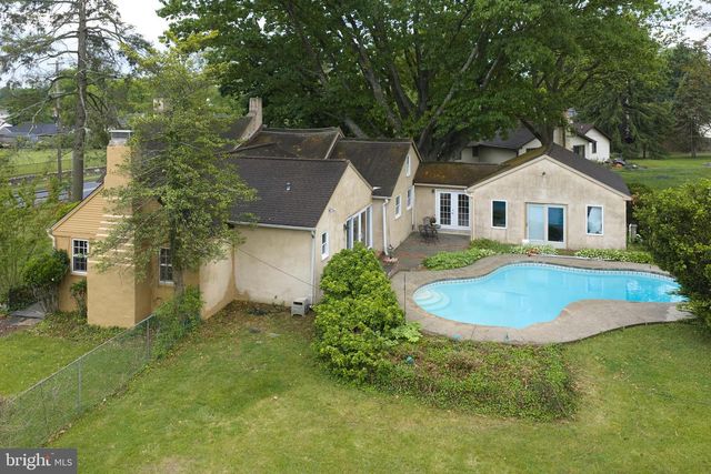 1465 MAKEFIELD RD, Yardley, PA 19067