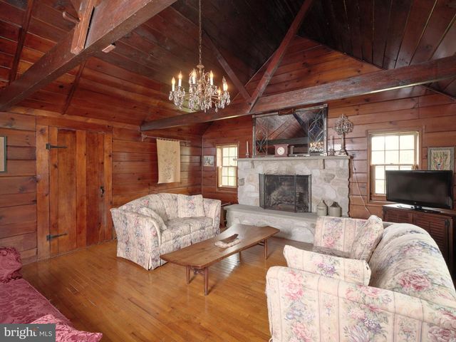 1465 MAKEFIELD RD, Yardley, PA 19067