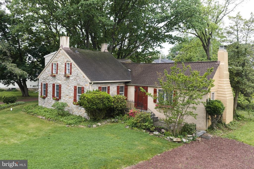 1465 MAKEFIELD RD, Yardley, PA 19067