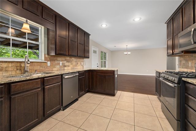 18576 Columbine Road, Fayetteville, AR 72704