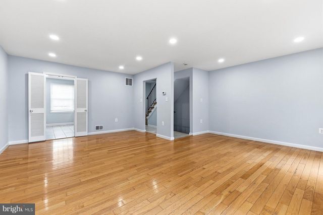 7233 EVANSTON RD, Springfield, VA 22150