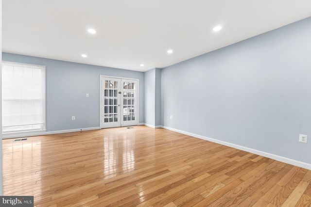 7233 EVANSTON RD, Springfield, VA 22150