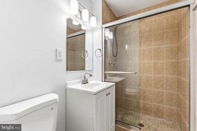 7233 EVANSTON RD, Springfield, VA 22150