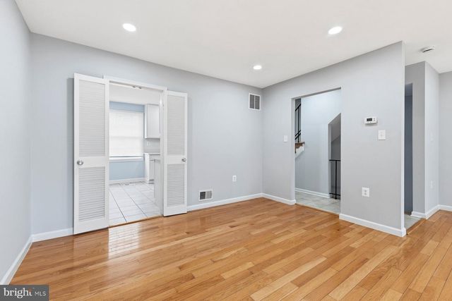 7233 EVANSTON RD, Springfield, VA 22150