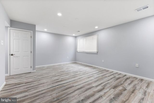 7233 EVANSTON RD, Springfield, VA 22150