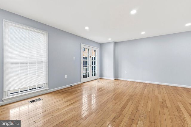 7233 EVANSTON RD, Springfield, VA 22150