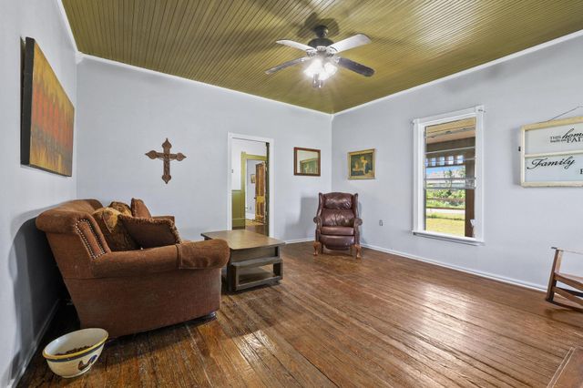 4453 Fm 902, Howe, TX 75459