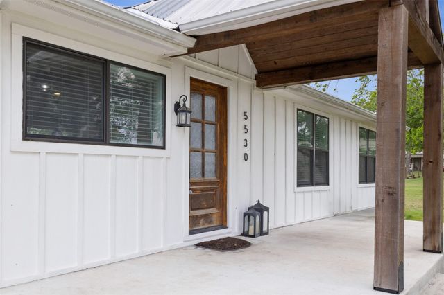 5530 Us Highway 90a W, Shiner, TX 77984