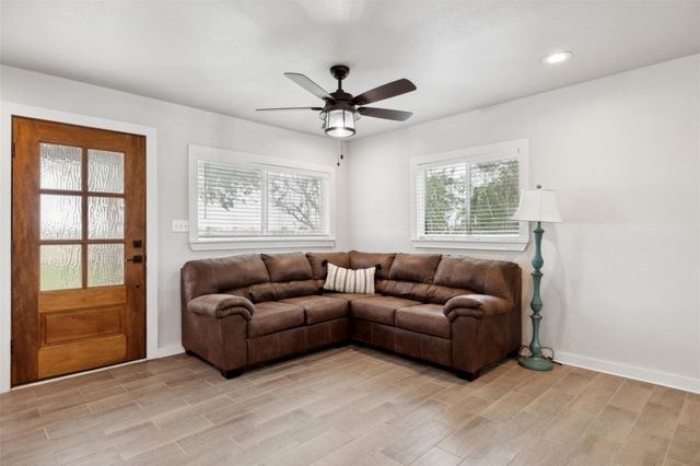 5530 Us Highway 90a W, Shiner, TX 77984