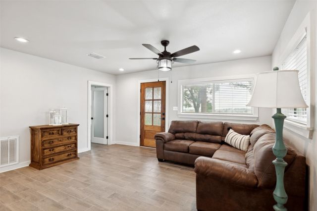 5530 Us Highway 90a W, Shiner, TX 77984