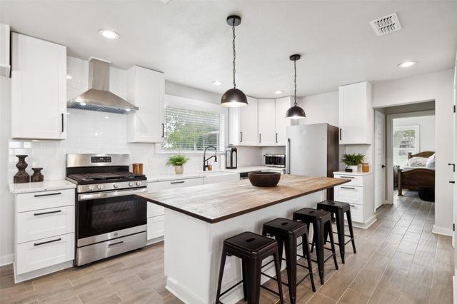 5530 Us Highway 90a W, Shiner, TX 77984