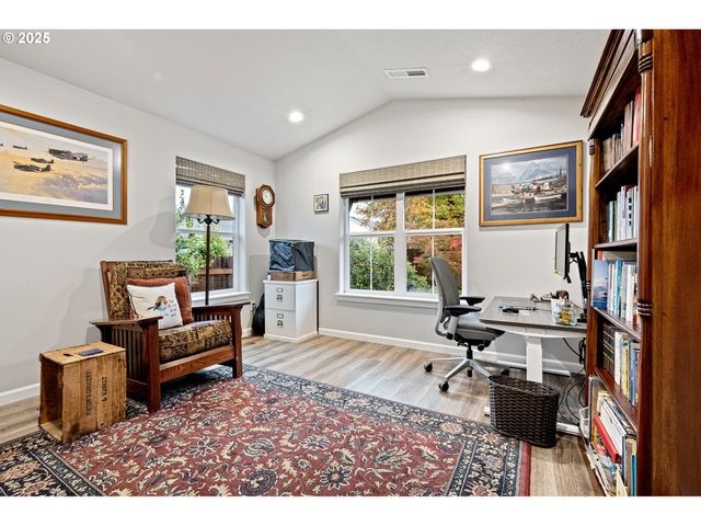 368 HILLEGAS Ave, Creswell, OR 97426