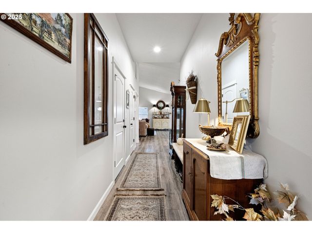 368 HILLEGAS Ave, Creswell, OR 97426