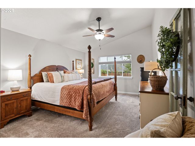 368 HILLEGAS Ave, Creswell, OR 97426