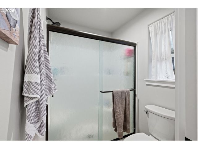 368 HILLEGAS Ave, Creswell, OR 97426