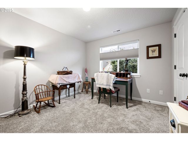 368 HILLEGAS Ave, Creswell, OR 97426