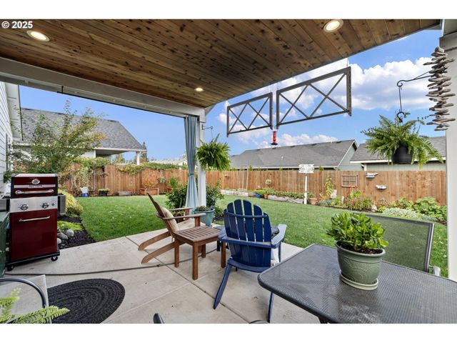 368 HILLEGAS Ave, Creswell, OR 97426