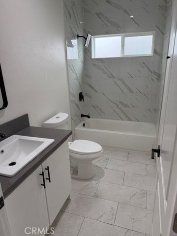 5875 S Towne Avenue, Los Angeles, CA 90003