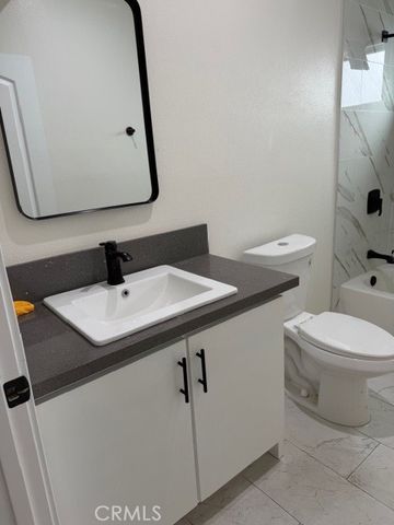 5875 S Towne Avenue, Los Angeles, CA 90003