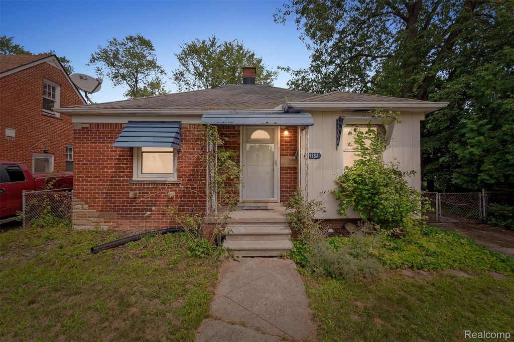 19580 Brady Street, Redford Charter Township, MI 48240