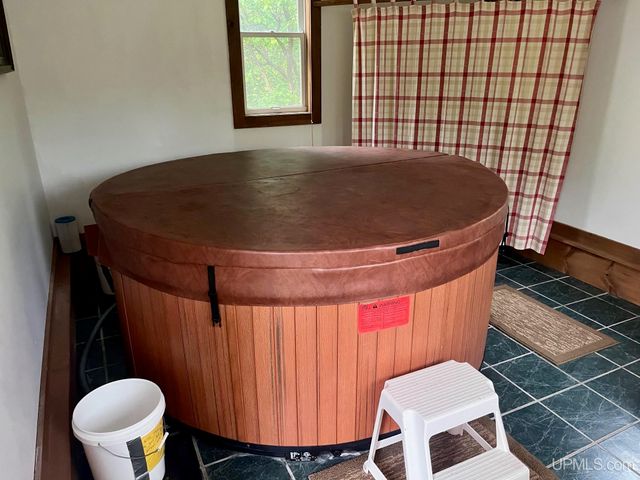 E6280 Snowdrift Street 5, Bessemer, MI 49938