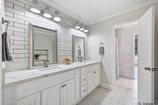 25540 Plantation Ave, Denham Springs, LA 70726