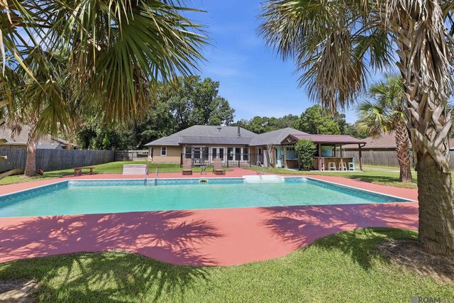 25540 Plantation Ave, Denham Springs, LA 70726
