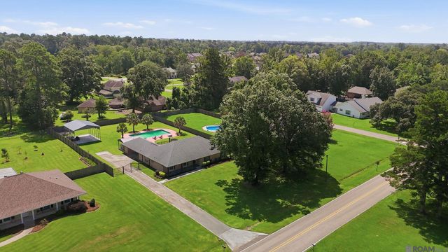 25540 Plantation Ave, Denham Springs, LA 70726