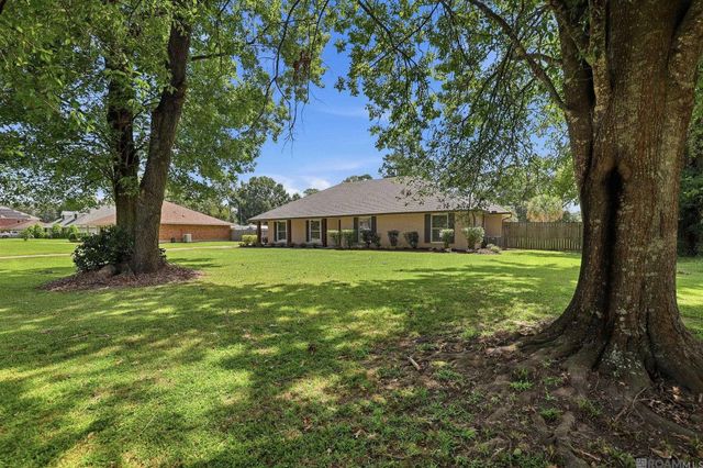 25540 Plantation Ave, Denham Springs, LA 70726