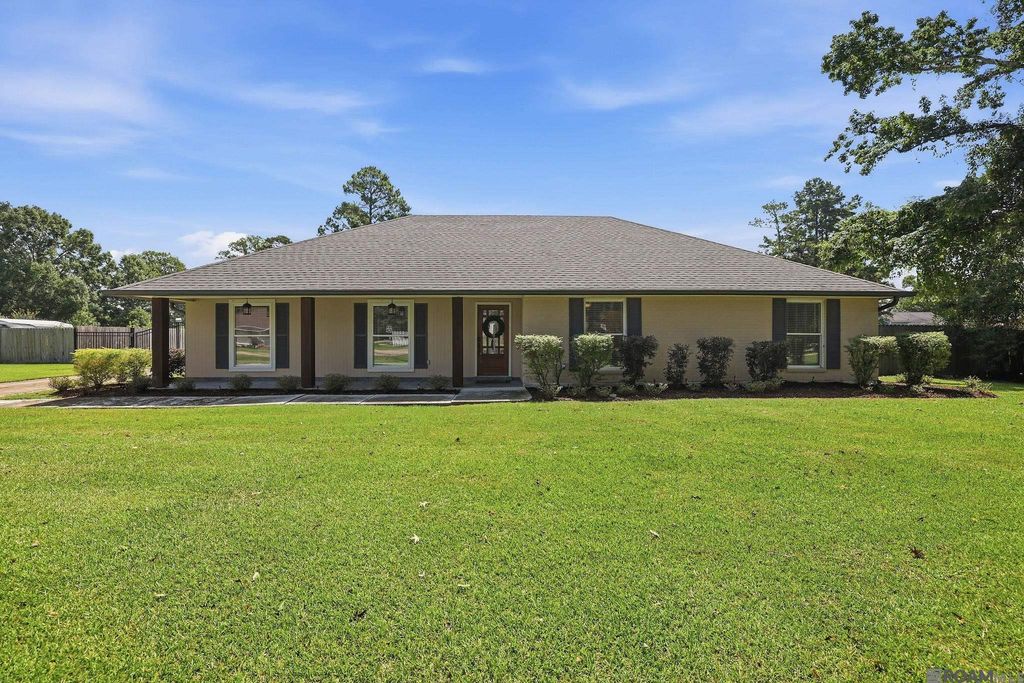 25540 Plantation Ave, Denham Springs, LA 70726