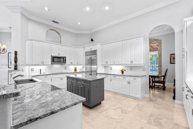 8948 Pinebrook Ct -, Parkland, FL 33067