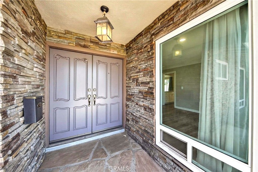 Image 3 of property listing at 912 El Dorado Drive, Fullerton, CA 92832