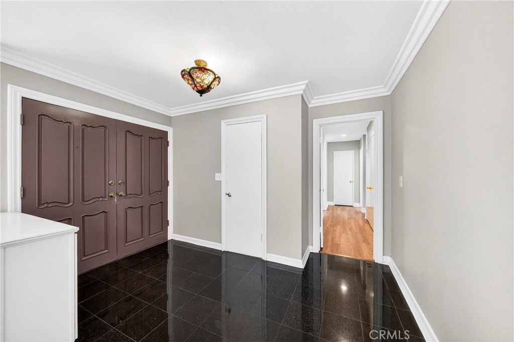 Image 4 of property listing at 912 El Dorado Drive, Fullerton, CA 92832