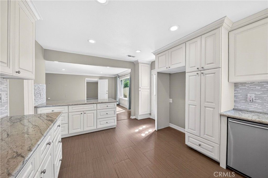 Image 9 of property listing at 912 El Dorado Drive, Fullerton, CA 92832