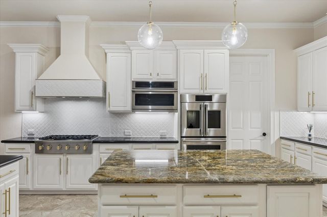 4511 Creek Point Lane, Missouri City, TX 77459