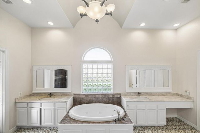 4511 Creek Point Lane, Missouri City, TX 77459