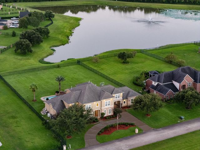 4511 Creek Point Lane, Missouri City, TX 77459
