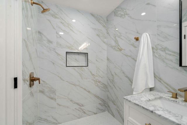 243 Riverside Dr, Dedham, MA 02026