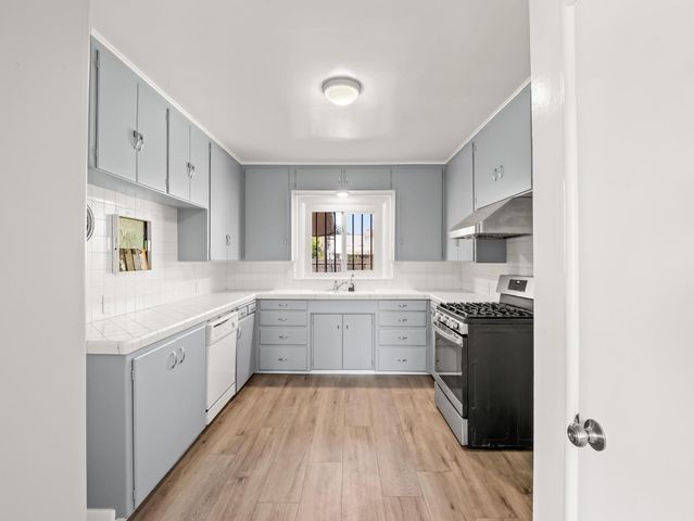 5017 E Washington Avenue, Fresno, CA 93727