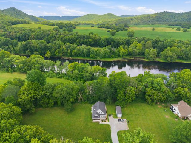 6367 Medley Amonette Rd, Buffalo Valley, TN 38548