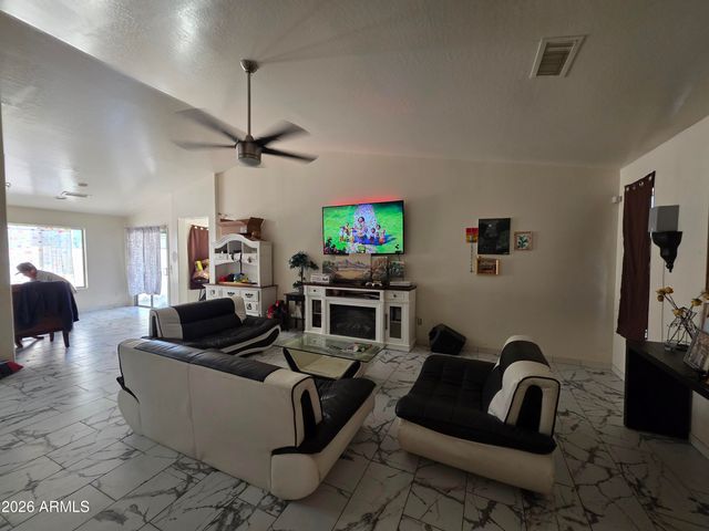 44144 W CYPRESS Lane, Maricopa, AZ 85138
