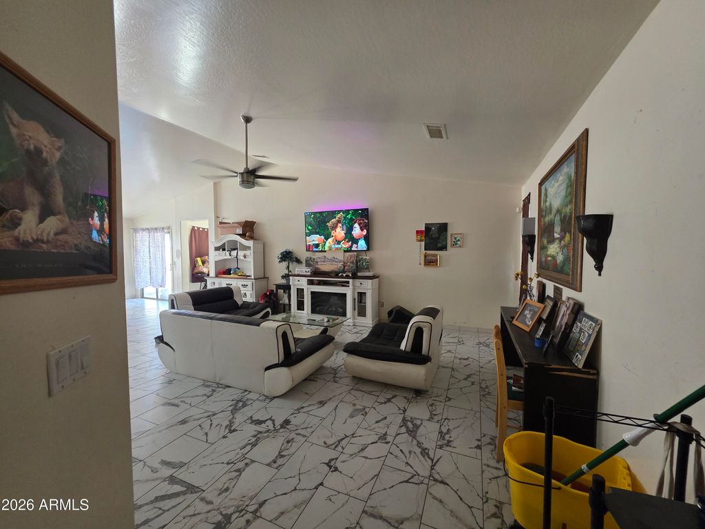44144 W CYPRESS Lane, Maricopa, AZ 85138