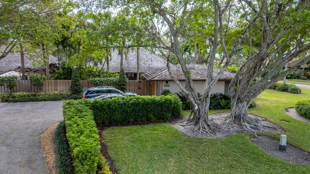 11669 Wimbledon Circle, Wellington, FL 33414