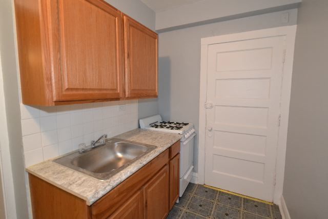 4606 N Beacon Street 3A, Chicago, IL 60640