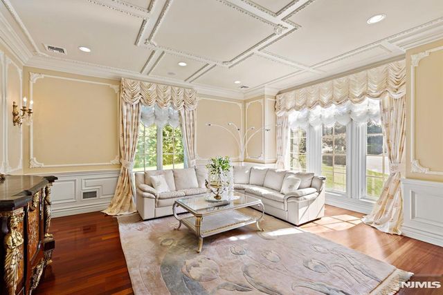 117 Truman Drive, Cresskill, NJ 07626