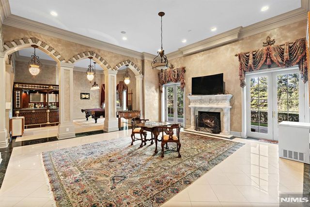 117 Truman Drive, Cresskill, NJ 07626
