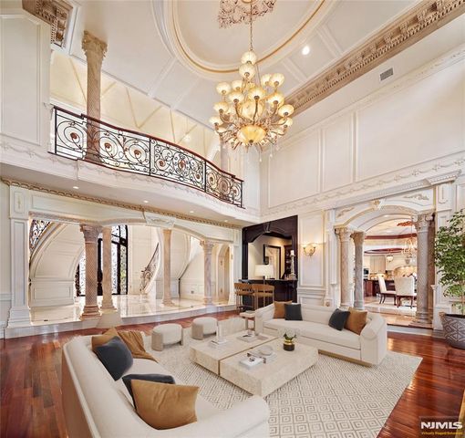 117 Truman Drive, Cresskill, NJ 07626