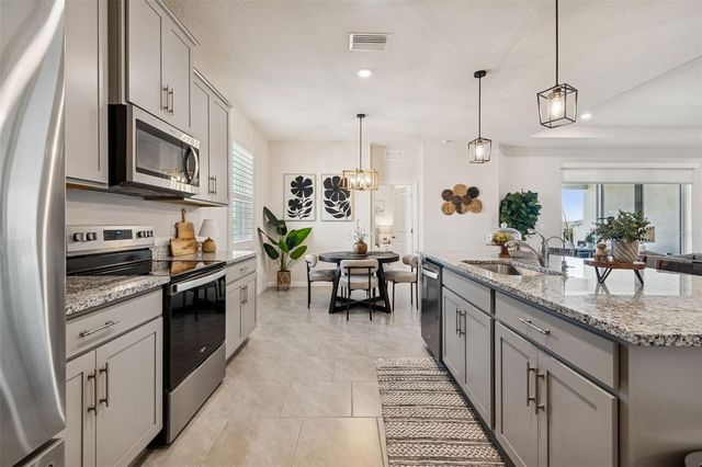 9882 SHORELINE VIEW WAY, Wesley Chapel, FL 33545