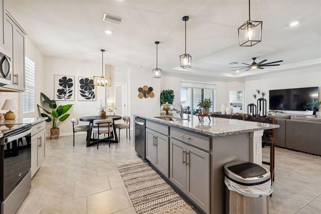 9882 SHORELINE VIEW WAY, Wesley Chapel, FL 33545