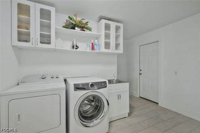 3111 SE 22nd PL, Cape Coral, FL 33904